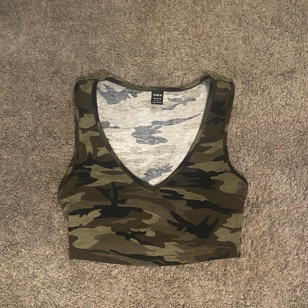 SHEIN Camo Print V-Neck Crop Top SMALL